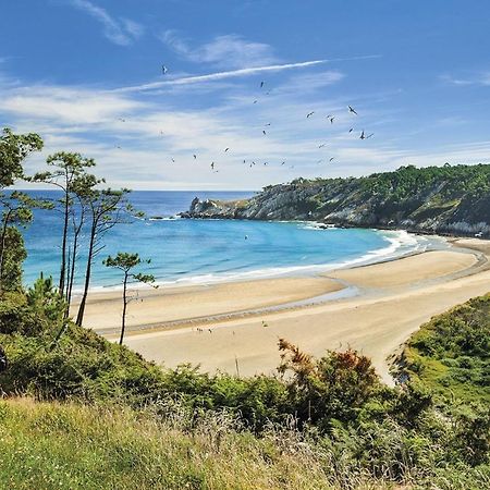 Room In Lodge - Double And Single Room - Pension Oria 1 Luarca Exteriör bild