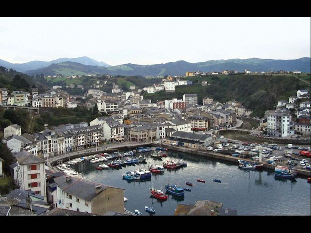 Room In Lodge - Double And Single Room - Pension Oria 1 Luarca Exteriör bild