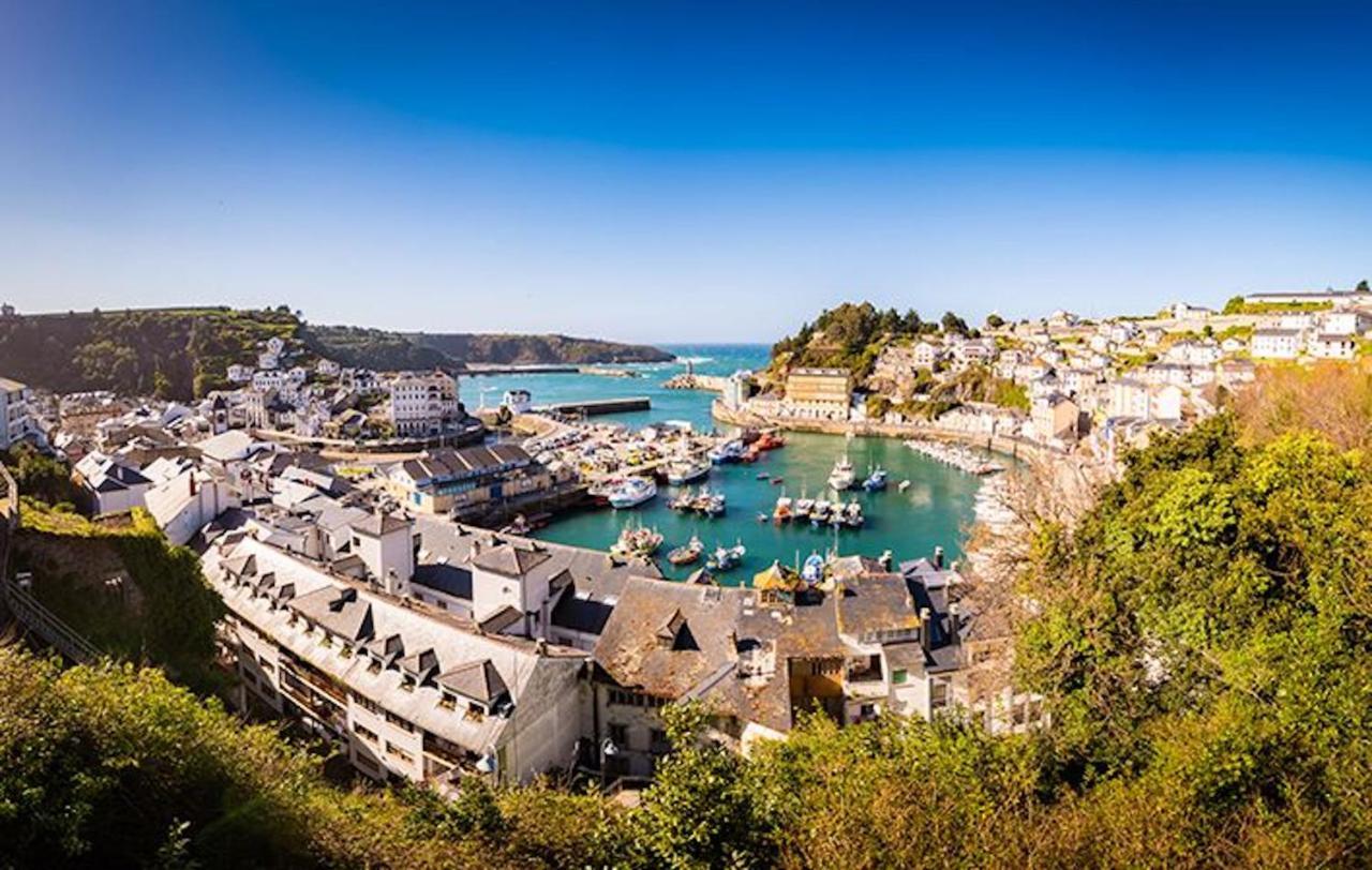 Room In Lodge - Double And Single Room - Pension Oria 1 Luarca Exteriör bild